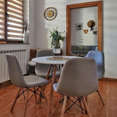 Studio Central Square Gospic Luaran gambar